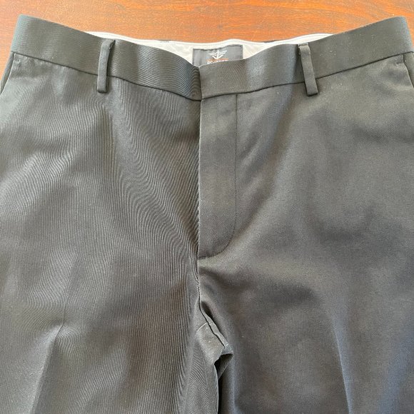 COPY - Men's Never-Iron Essential Dockers Flat Front 32/32 in Black - Picture 5 of 9